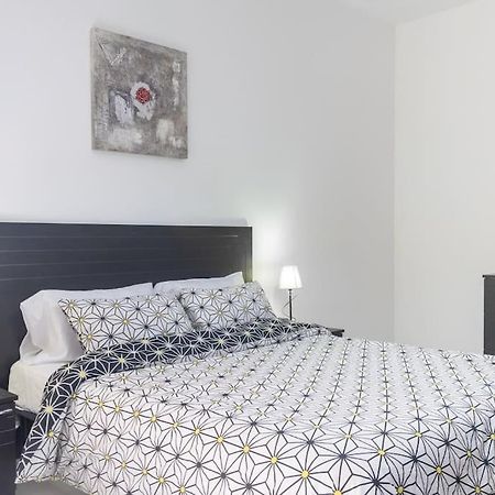 Modern Apt. Close To The Square セント・ポールズ・ベイ エクステリア 写真
