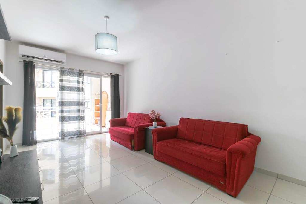 Modern Apt. Close To The Square セント・ポールズ・ベイ エクステリア 写真